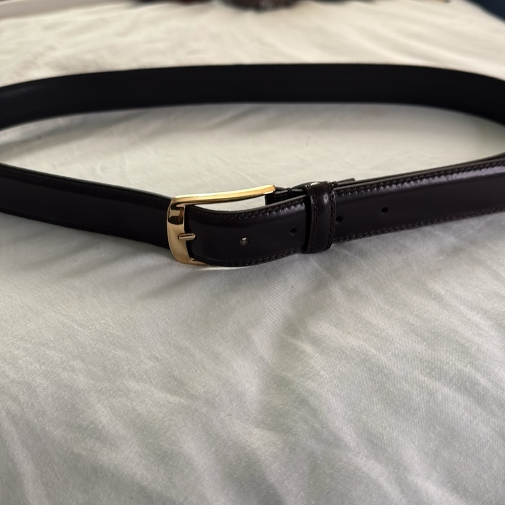 Jos.A Bank Genuine Leather Men’s Belt Size 40, Brown with Gold Buckle NWOT